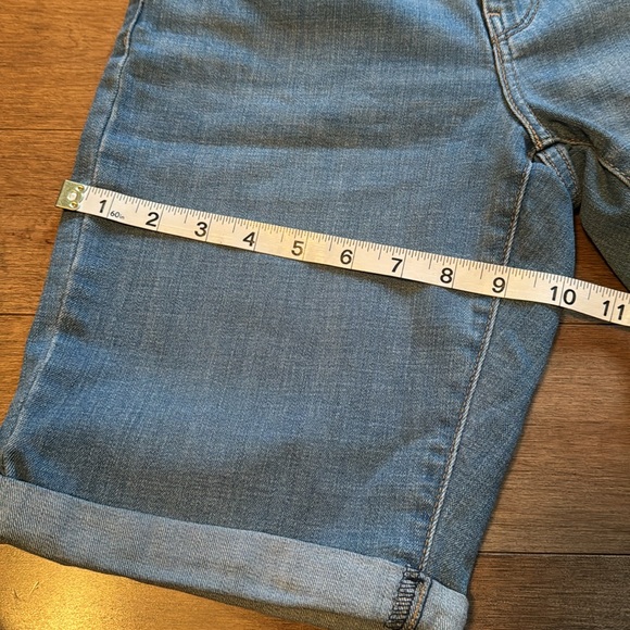 LEVI’S classic Bermuda shorts - Picture 14 of 14